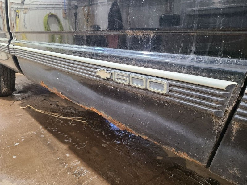TCHEV1500 1998 Door Moulding Front 665414