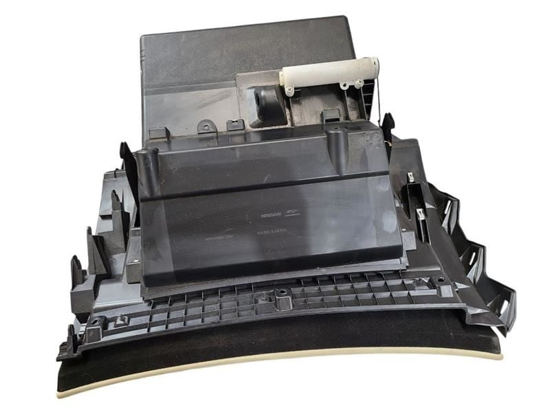 JX35      2013 Glove Box 600476