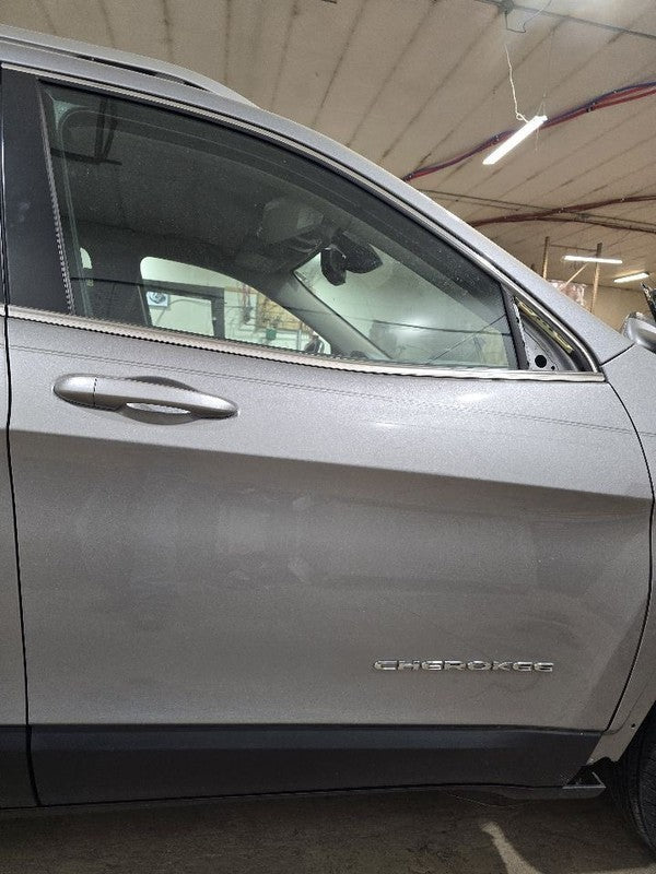 Passenger Front Door Electric Tempered Glass Fits 14-18 CHEROKEE 62954