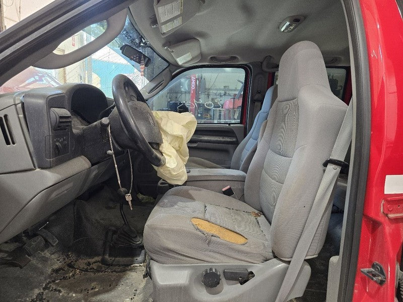 F350SD    2005 Front Door Trim Panel 647976
