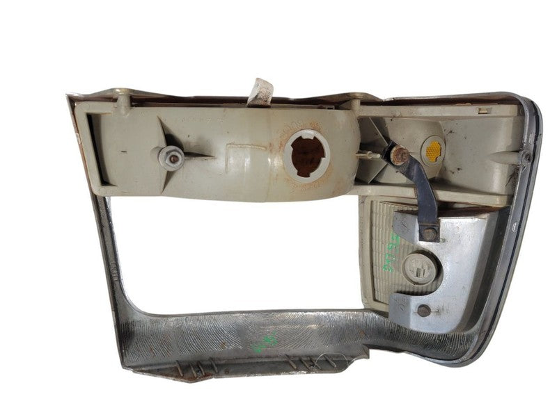Driver Corner/Park Light From 8501 GVW Fits 92-97 FORD F250 PICKUP 671