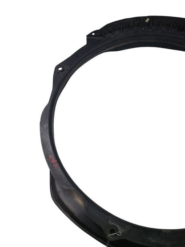 RAM3500   2015 Radiator Shroud 652924