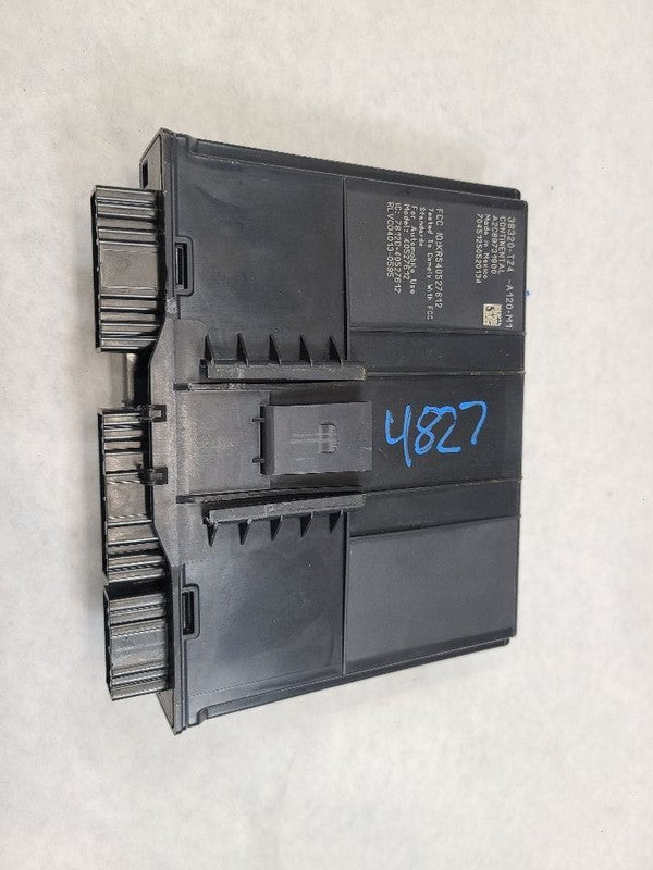 TLX       2015 Chassis ECM 606152