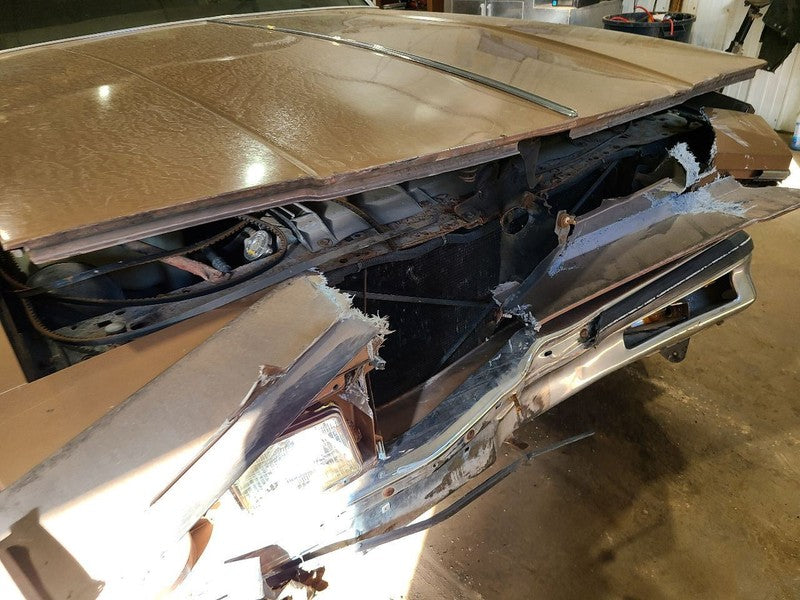 OLDS-SW   1988 Door Moulding Front 677762