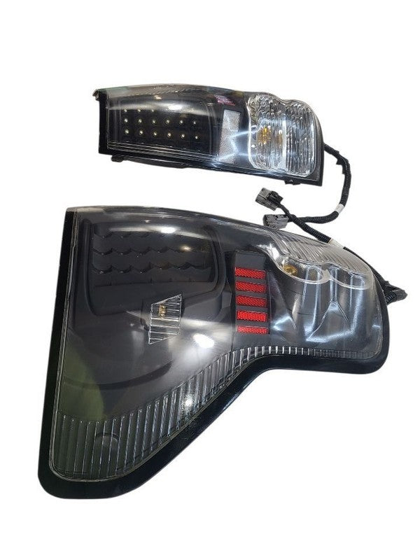 Passenger Right Tail Light Fits 10-13 TUNDRA 676590
