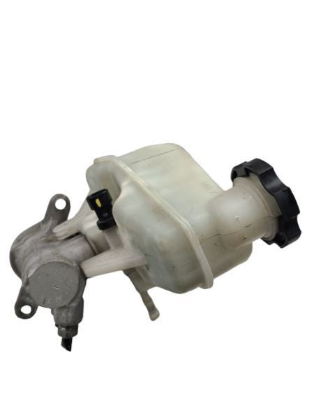 Brake Master Cylinder Fits 15-19 CANYON 599533