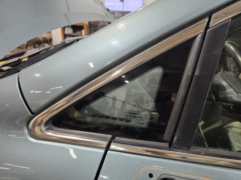 Driver Left Windshield Glass Pillar Fits 09-16 VENZA 628747