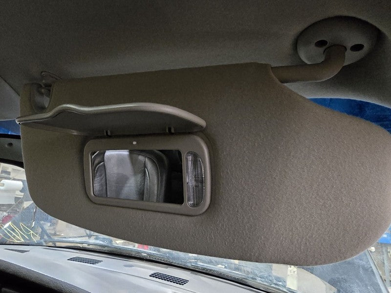Passenger Sun Visor Quad Cab 4 Door Fits 04-05 DODGE 1500 PICKUP 61471