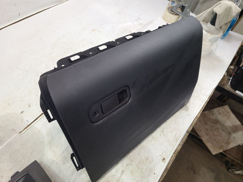 MKT       2013 Glove Box 633395