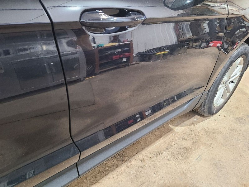 Passenger Front Door Tempered Glass Fits 15-24 EDGE 669601