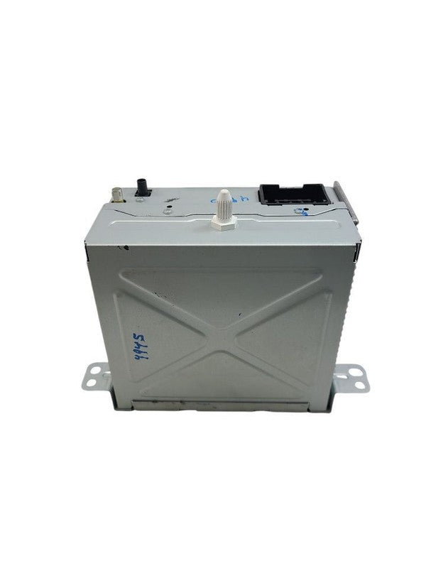 Audio Equipment Radio Receiver AM-FM-XM-CD-MP3 Opt Uye Fits 11-12 CAMA