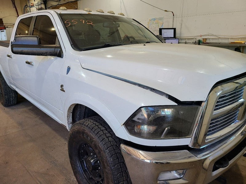 Console Front Floor Bucket Seats Fits 10-12 DODGE 2500 PICKUP 671424