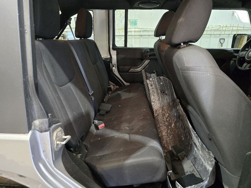 Driver Front Door VIN W 6th Digit Jk Body Full Door Fits 11-18 WRANGLE
