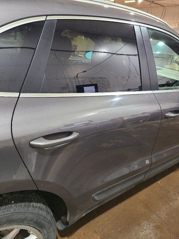 Passenger Right Rear Side Door Fits 15-19 PORSCHE MACAN 661442