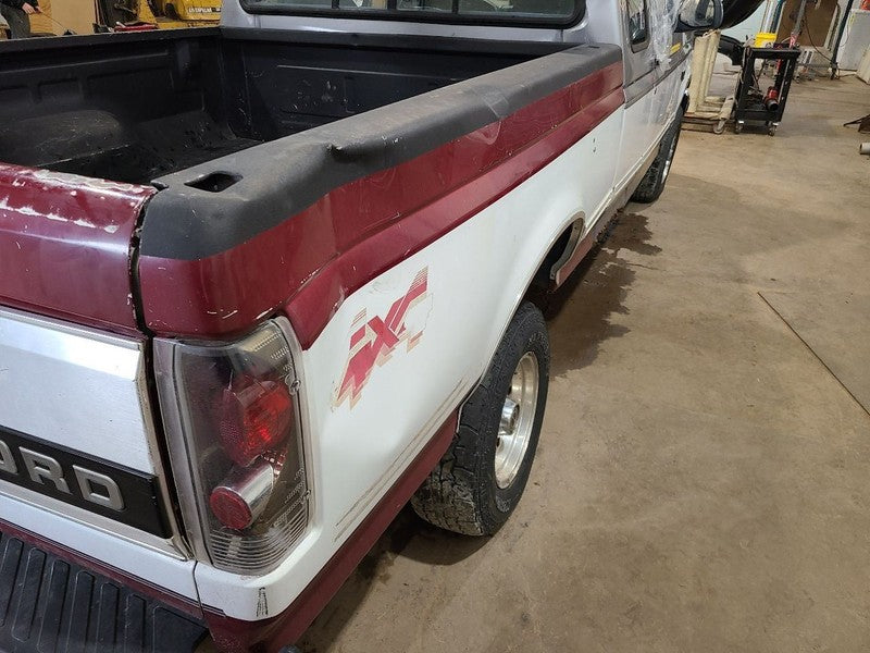 TFORD150  1995 Front Door Trim Panel 664058