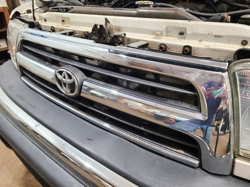 Grille Upper Chrome Fits 99-00 4 RUNNER 675287