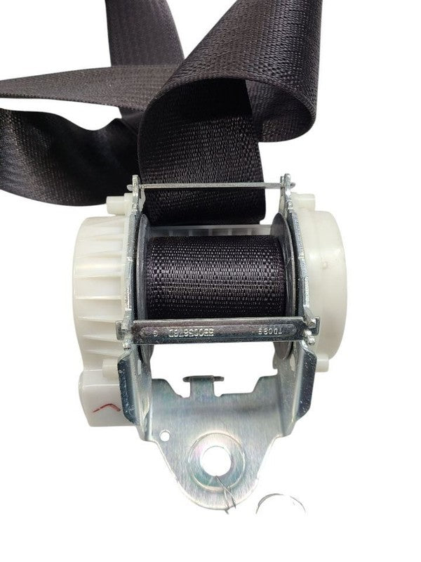 SUBURBN15 2015 Seat Belt Rear 620896