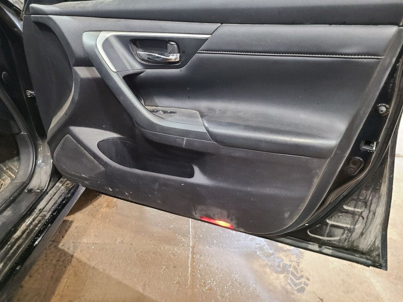 Passenger Front Door Electric Sedan Fits 13-18 ALTIMA 664582