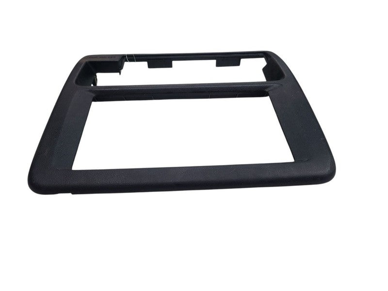 T100      1996 Dash Bezel 676239