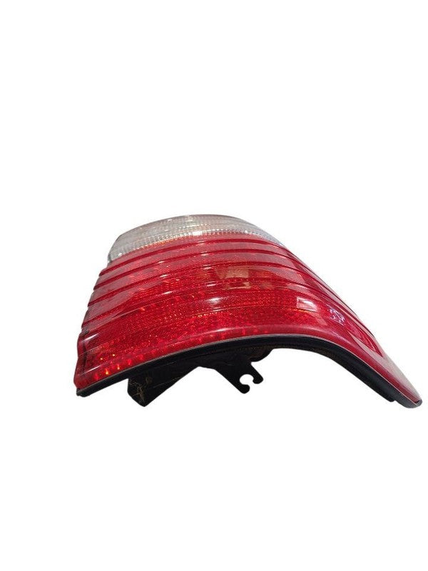 Passenger Tail Light Thru 4/05 Fits 98-05 LEXUS LX470 667796