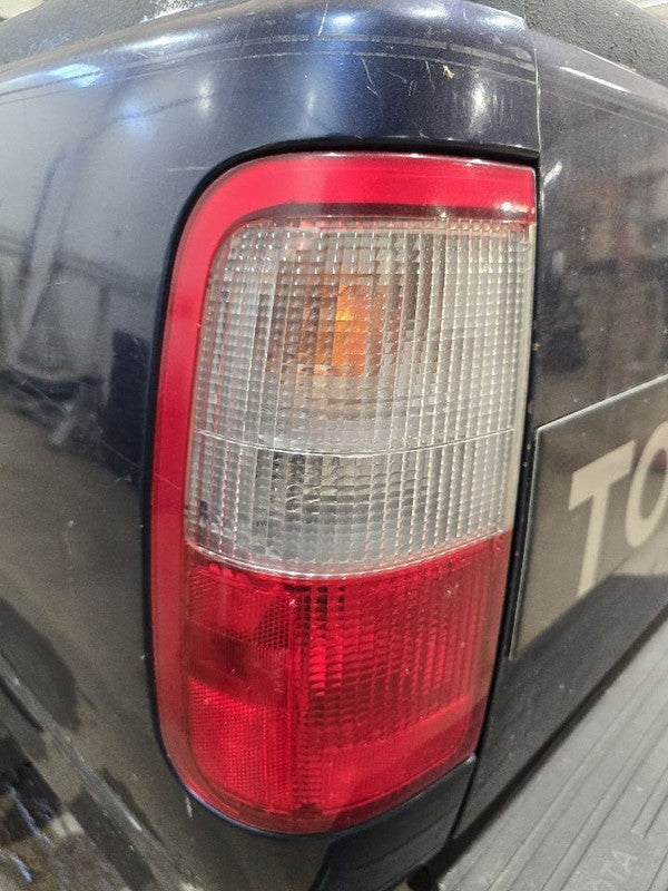 Driver Left Tail Light Fits 93-98 T100 638175