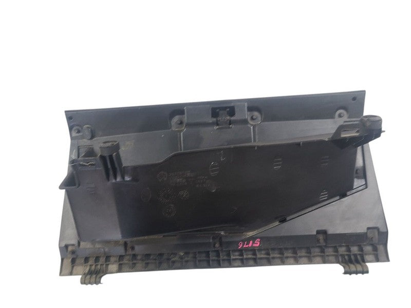 RAM3500   2003 Glove Box 641728