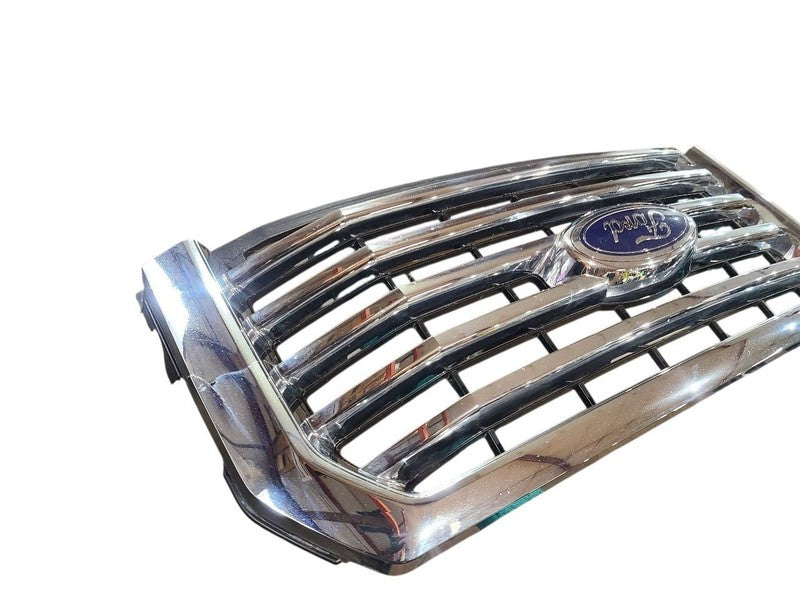 Grille Center XLT 5 Chrome Bars Fits 15-17 FORD F150 PICKUP 652350