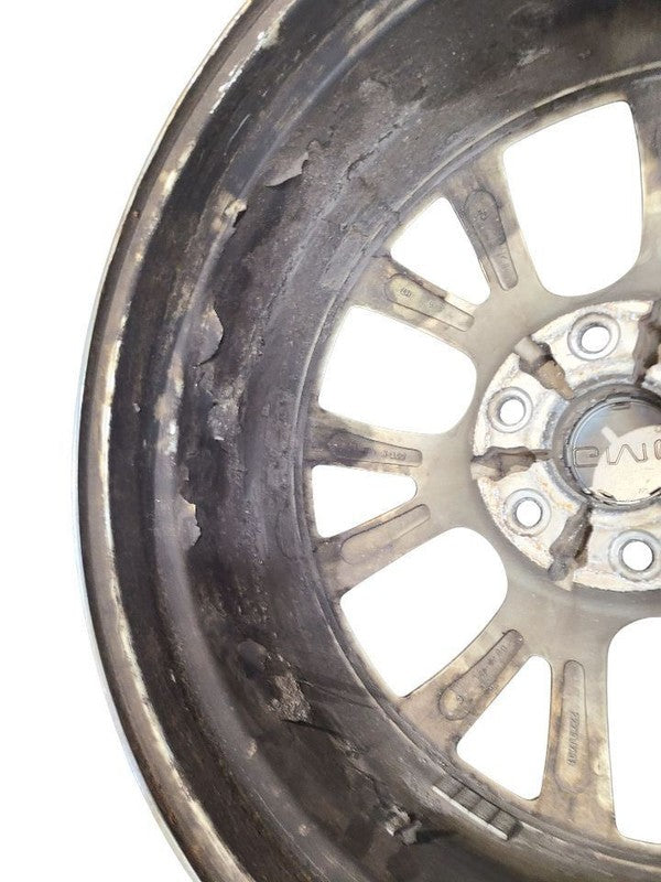 YUKONXL15 2014 Rare 22" 6 V Spoke Wheel 88967764    R639585