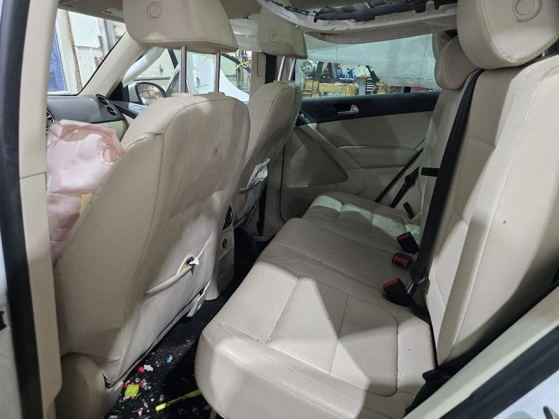 Passenger Right Front Door Electric Fits 09-17 TIGUAN 610985