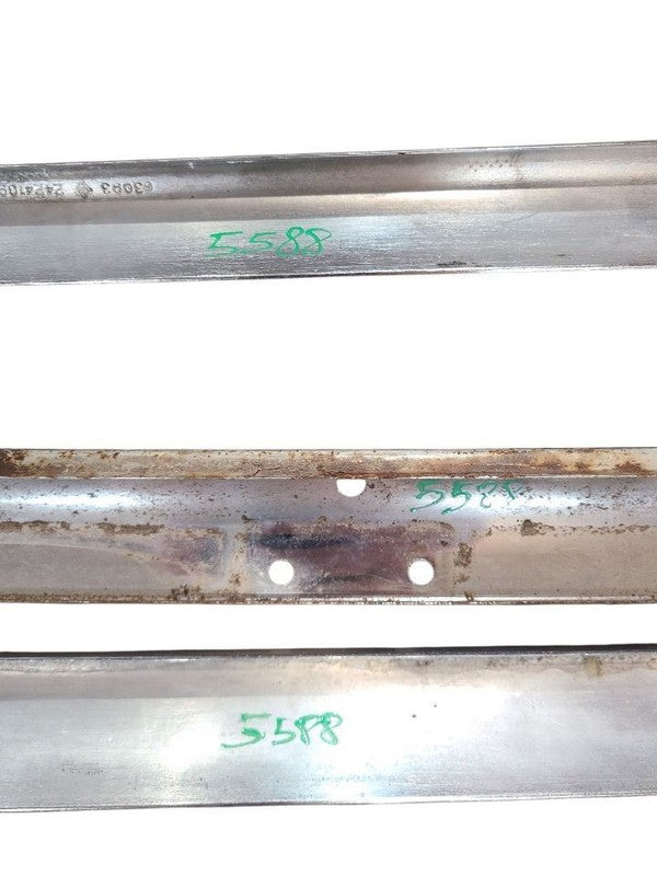 DART      1963 Windshield Frame        671240