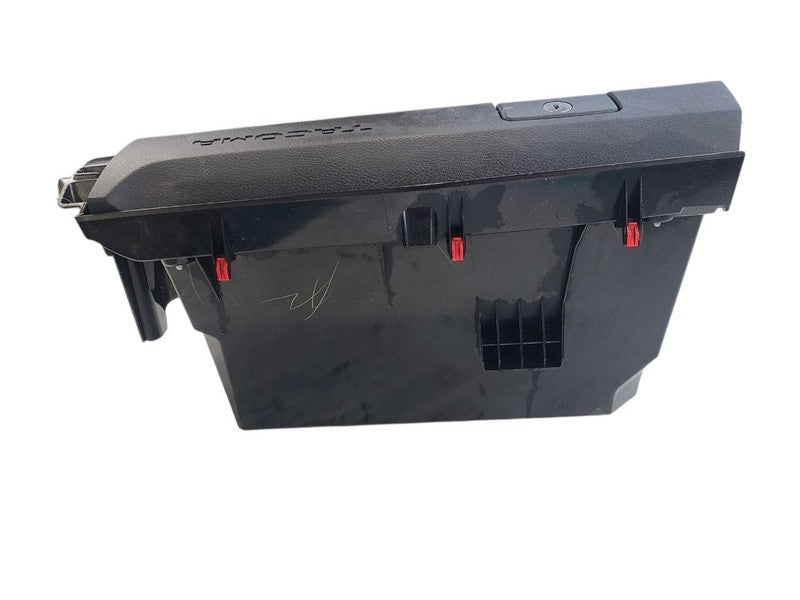 TACOMA    2019 Glove Box 678473