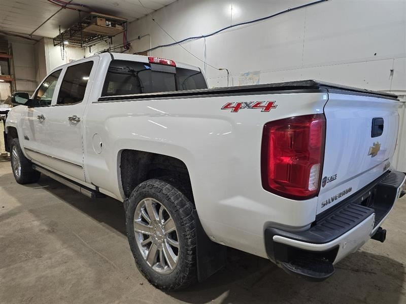 Passenger Tail Light With LED Fits 16-18 SILVERADO 1500 PICKUP 600704