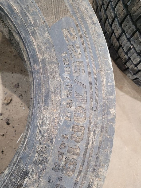 1 Used Tire 225-70-19.5   12/32 Advanta 660594