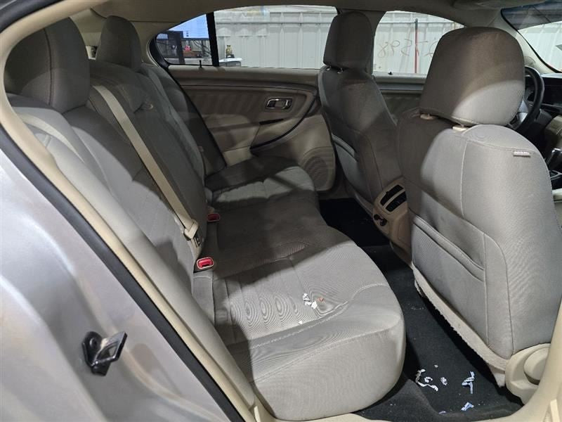 TAURUS    2015 Seat Belt Rear 585603