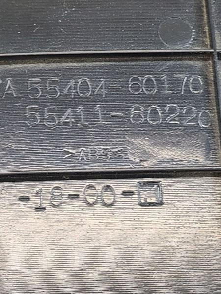GX470     2003 Dash Bezel 603364