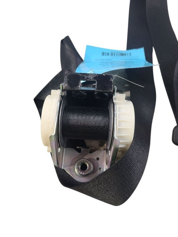 550I      2011 Seat Belt Rear 635639