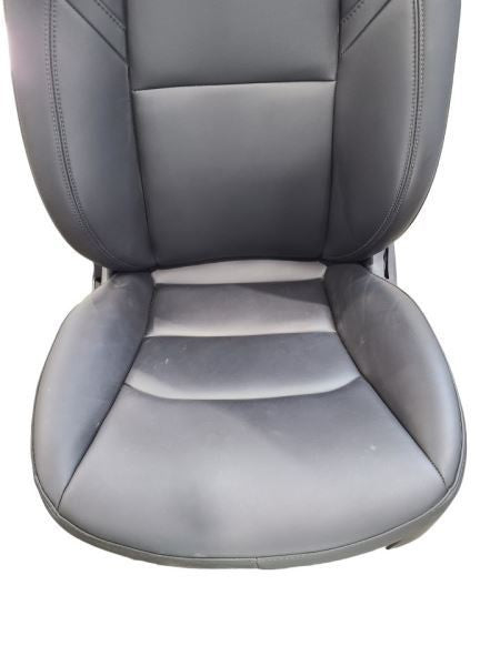 FRONT TESLA 3   2023 Driver's Side Leather Front Seat 577752