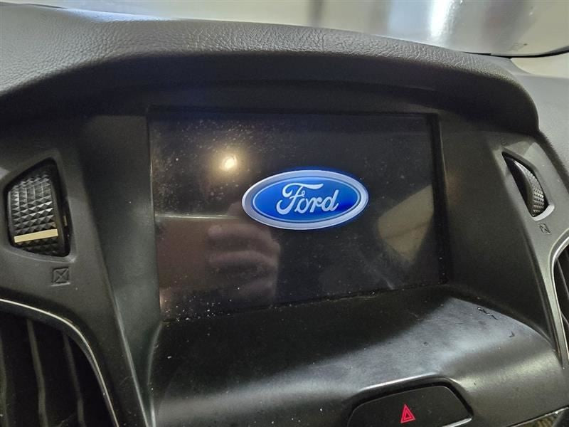 Driver Headlight Halogen Black Headlamp Bezel SE Fits 15-18 FOCUS 6009