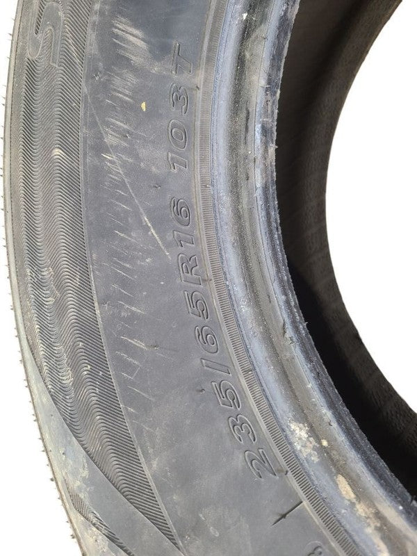1 Used Tire 235 65 16 75% 666627