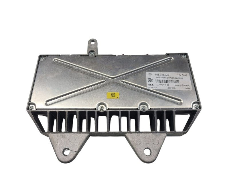 MACAN     2015 Audio Equipment Radio 661732