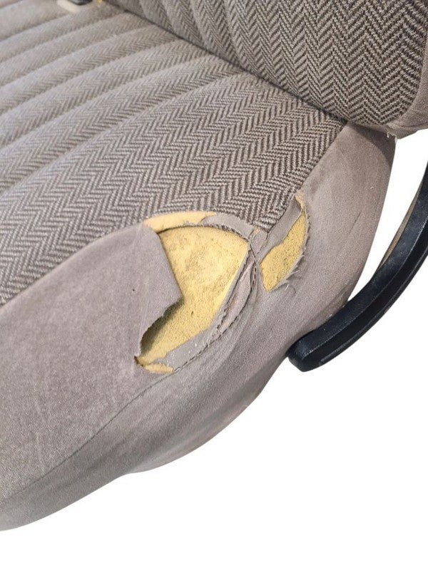 F150      1992 Front Seat 678301