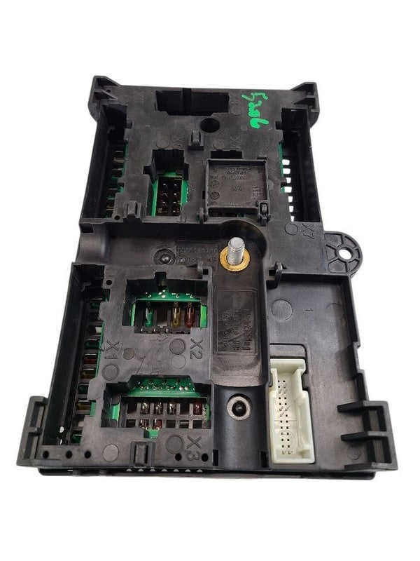 Fuse Box Engine Trunk Mounted Without Passive Entry Fits 17-20 BMW 530