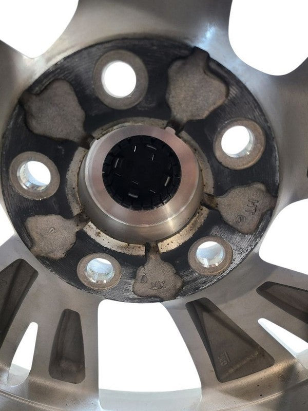 Wheel 18x7-1/2 Painted Silver Opt Rsz Fits 24-26 ENCORE GX 679806