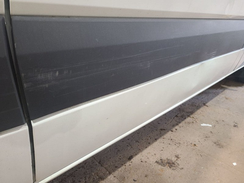 Passenger Rear Side Door Sliding Fits 10-18 MERCEDES SPRINTER 2500 679