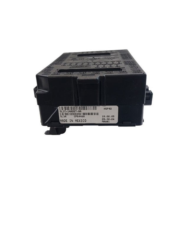 Fuse Box Engine Right Hand Kick Panel Fits 05 FORD F150 PICKUP 668001