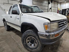 T100      1995 Seat Belt Rear 593147