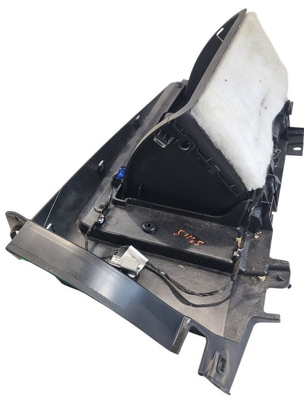 200       2012 Glove Box 663220