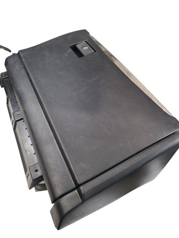 QX80      2016 Glove Box 659675