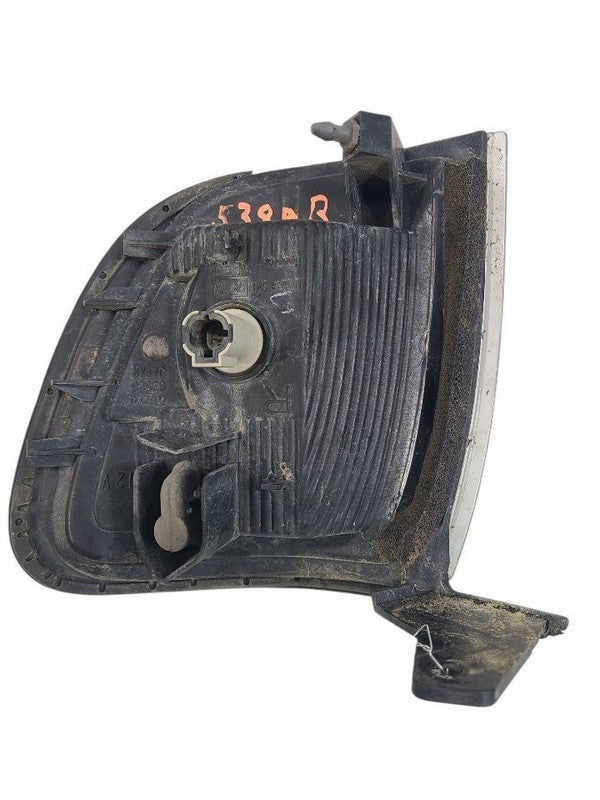 Passenger Corner/Park Light Fender Mounted Fits 99-00 INFINITI QX4 658
