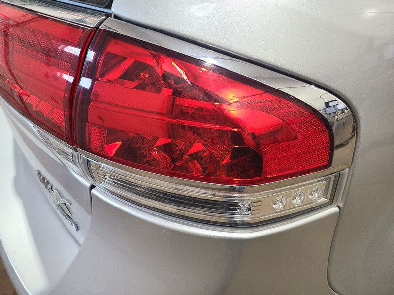 Passenger Right Tail Light Quarter Mounted Fits 11-15 MKX 666986